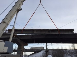 Демонтаж балочного моста